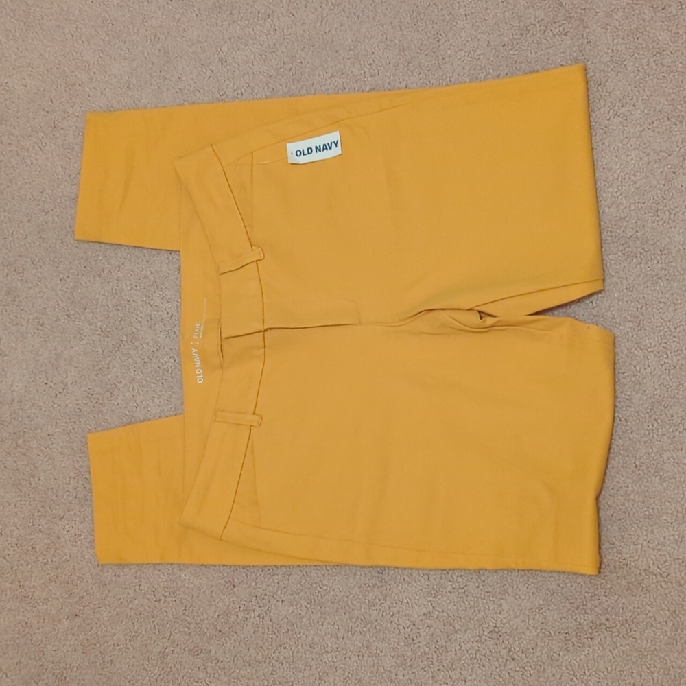 Old Navy Mid rise pixie mustard yellow pants size 8 women's